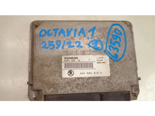 Блок управления двигателя 06A906019F Skoda Octavia Mk1 (1U)