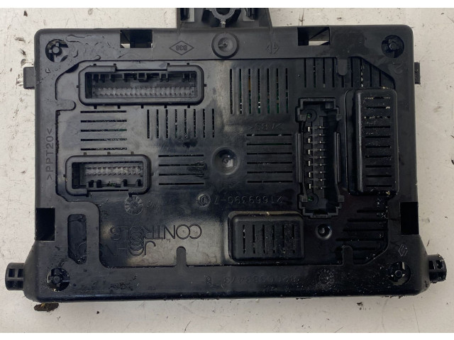 Блок комфорта    Renault Clio III   