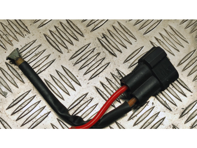 Другая деталь отсека двигателя