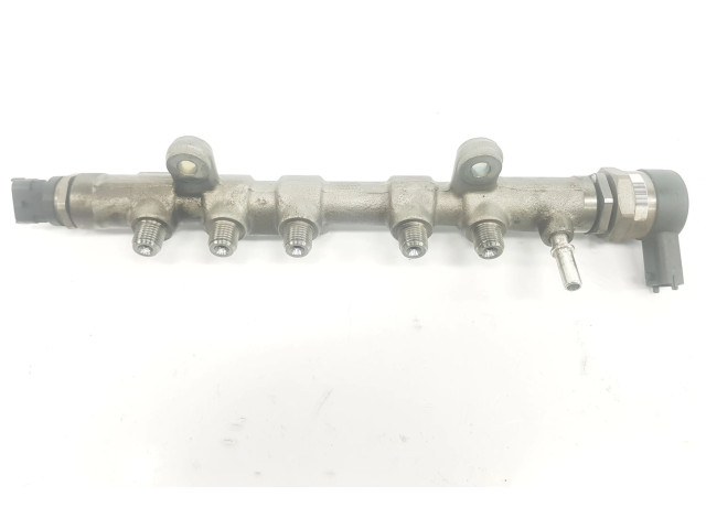 Топливная рампа AJ813370, G4D39D280AA Jaguar XE