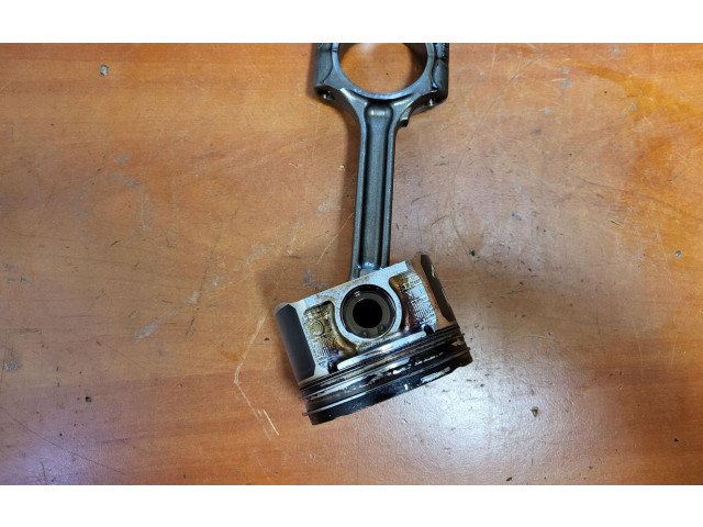 Píst MR16 Nissan Juke I F15