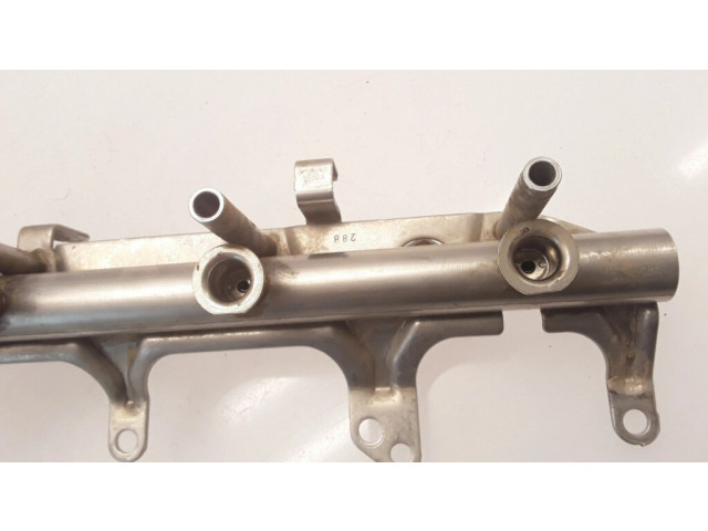 Vstřikovací lišta 06J133317 Audi A3 S3 A3 Sportback 8P pro benzínový motor 1.8 CDA