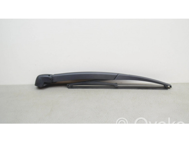 Стеклоочиститель заднего стекла