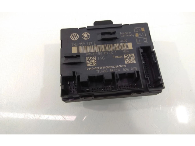 Блок управления двигателя 7N0959792E Skoda Yeti (5L)