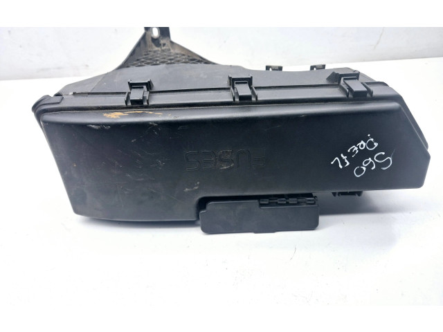 Блок предохранителей 9494210 Volvo S60