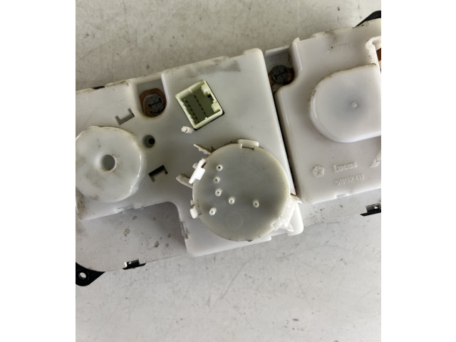 Блок управления климат-контролем P55037533AD, P55037533A   Jeep Cherokee III KJ