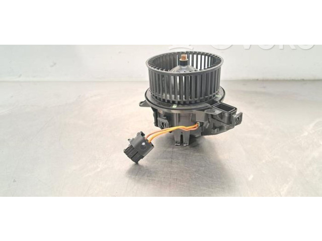 Вентилятор печки 2Q1819021A Skoda Scala