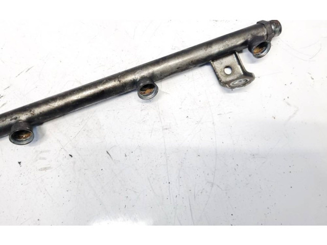 Vstřikovací lišta Saab 9000 CS