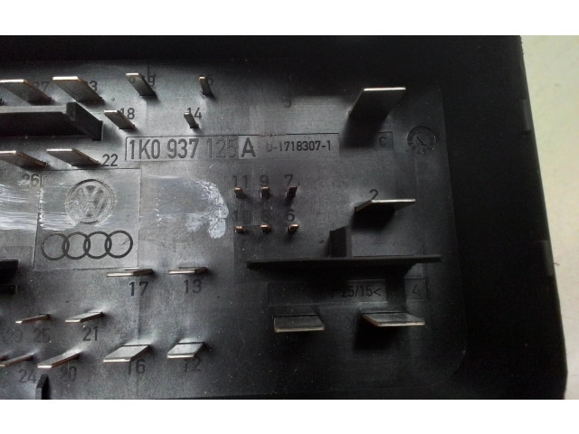 Блок предохранителей  1K0937125A, D17183071   Volkswagen Touran I    