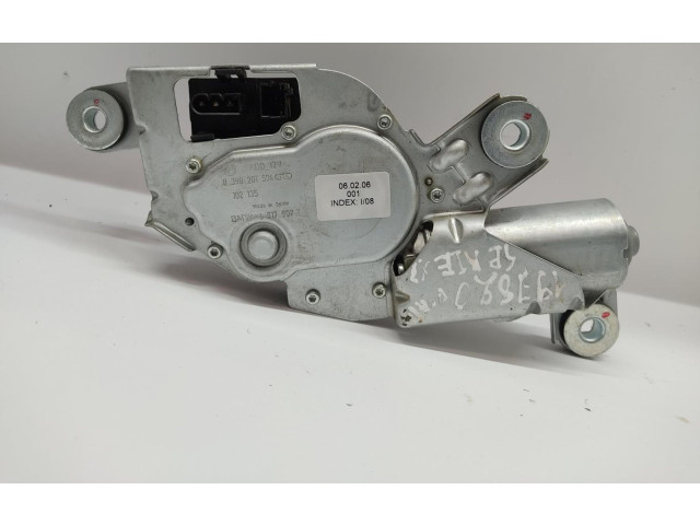 Моторчик заднего дворника 67636917907    BMW X3 E83