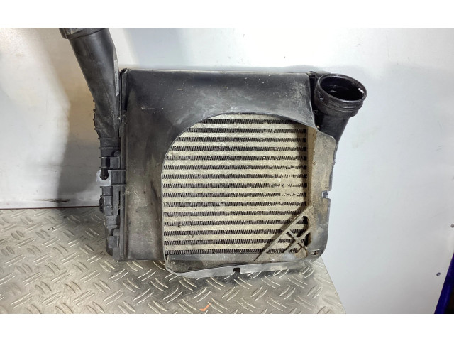 Интеркулер  7L6145803F, 7L0117339   Volkswagen Touareg II 