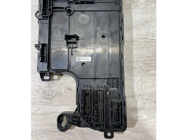 Блок комфорта 156745500C, X033AB Tesla Model 3