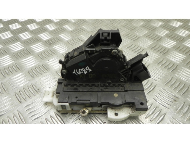 Zámek zadních dveří 2S4AA21812EA, T6089   Ford Mondeo Mk III 2004