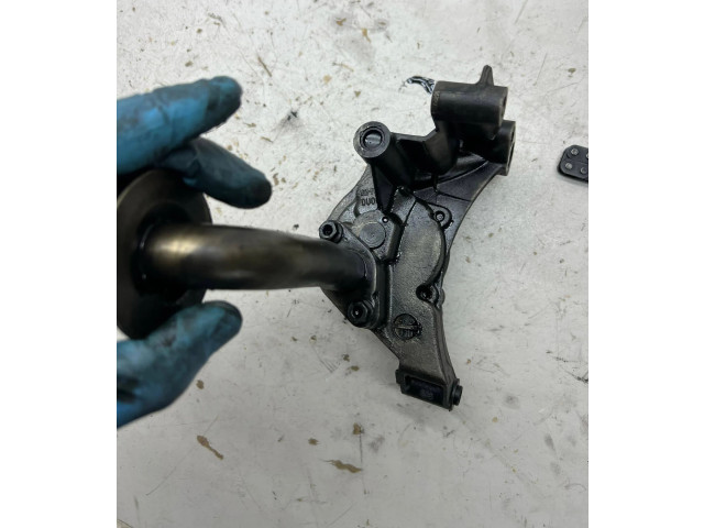 Масляный насос 038115121A    Volkswagen Caddy