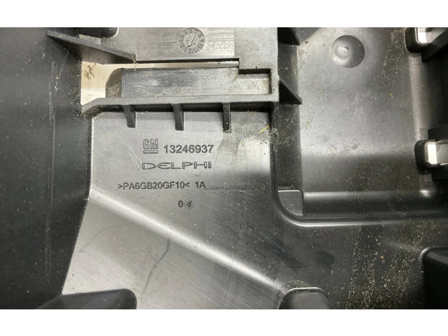 Блок предохранителей  13246937   Opel Meriva B    