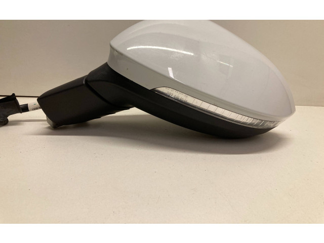 Зеркало электрическое Volkswagen Golf VIII 2019 - года