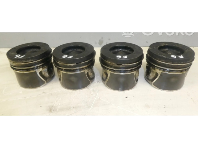 Píst D4EA Hyundai Santa Fe 2.0