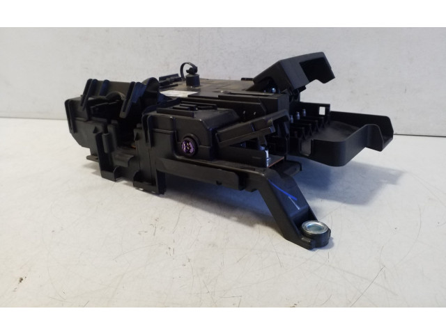 Pojistková skříňka 7P0937548F Volkswagen Touareg II 2011