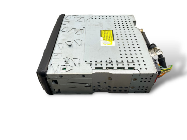 Радио/ проигрыватель CD/DVD / навигация