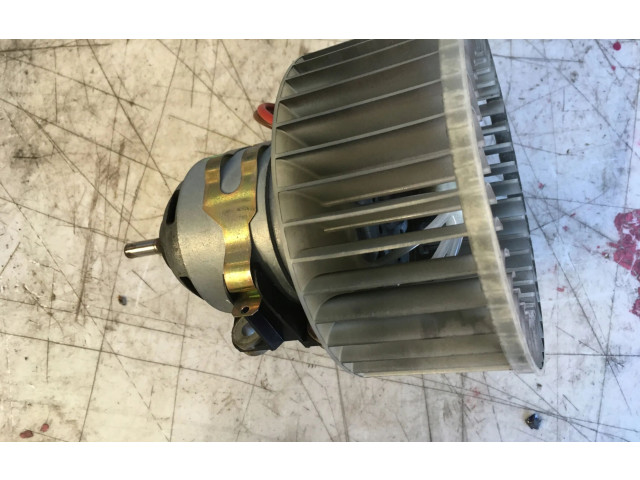 Вентилятор печки       BMW X3 E83