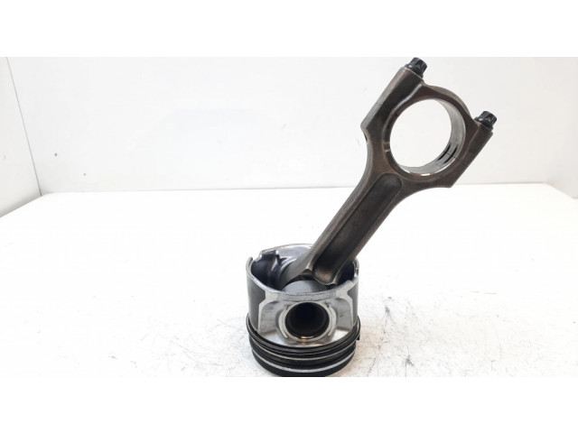 Píst BMW 5 E60 E61 pro naftový motor 2.5 M57D25 (256D2)