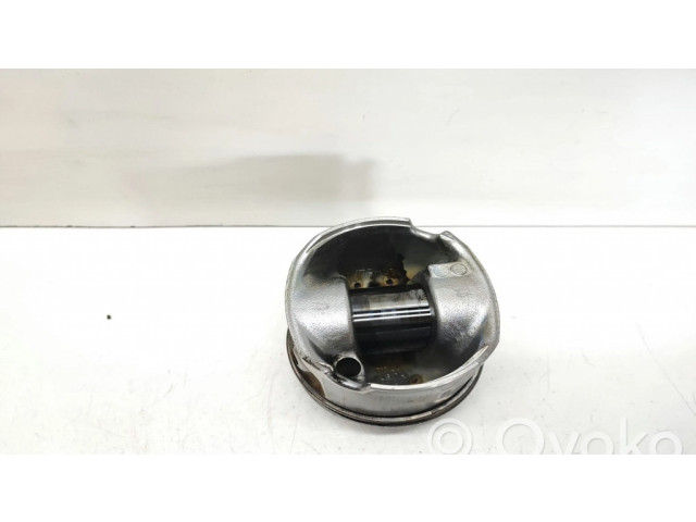 Píst BMW 5 F10 F11 pro naftový motor 3.0 N57D30A