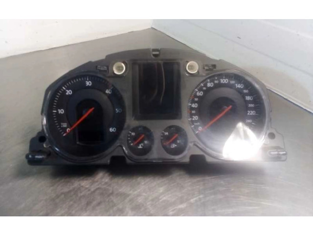 Přístrojová deska  Volkswagen Passat Alltrack 2005 3C0920870G  