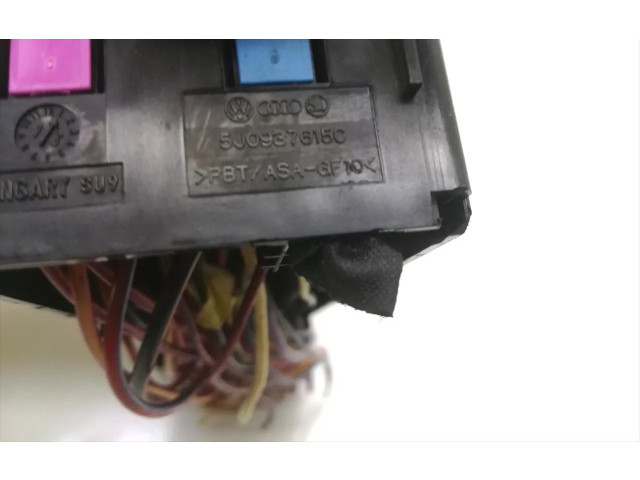 Pojistková skříňka 5J0937615C Seat Toledo IV (NH) 2014