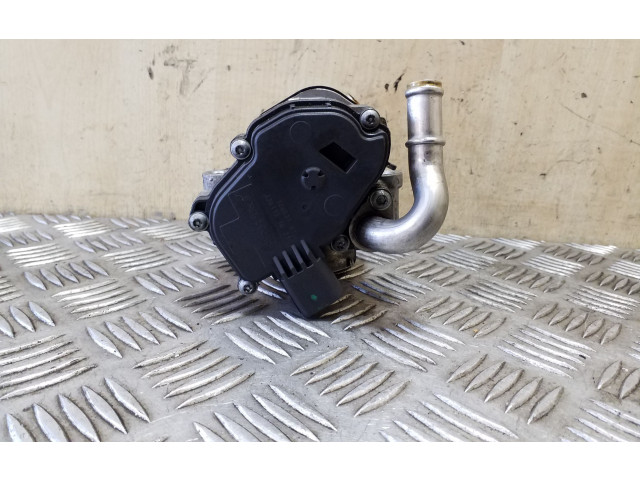 Топливная рампа 04L131501RV, 04L131501R   Volkswagen PASSAT B8  