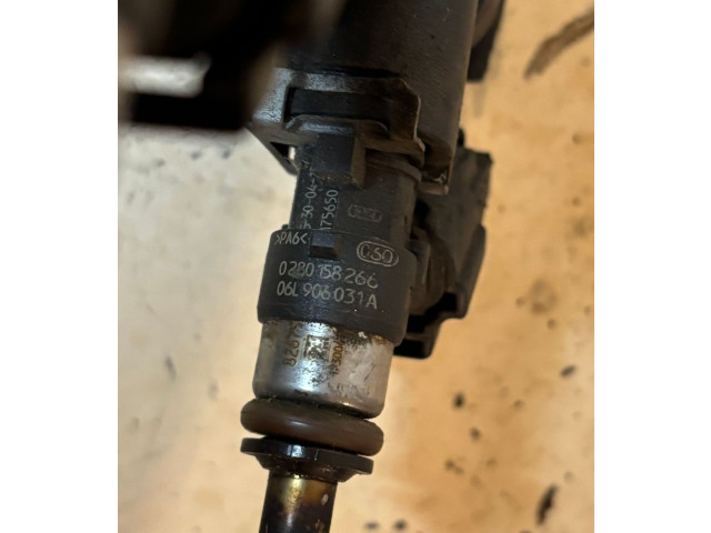 Vstřikovač 06L906031A, 06K133681A Skoda Octavia Mk3 (5E) CHHB