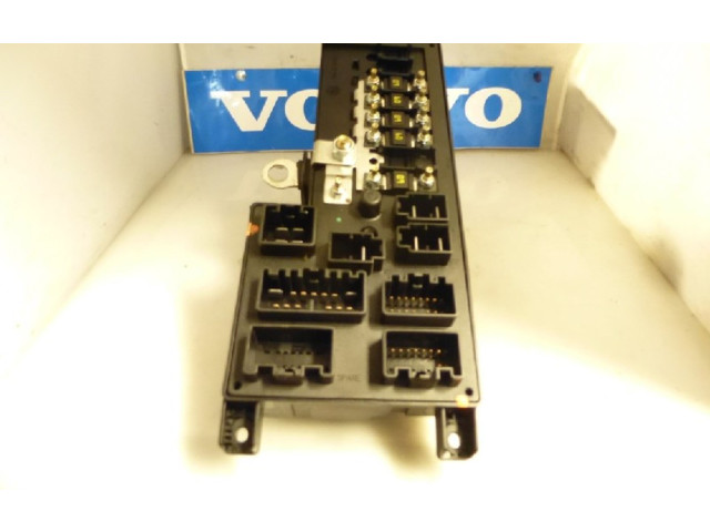 Блок предохранителей  8637841, 8637841   Volvo V70    