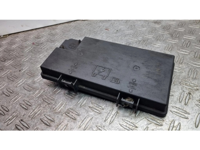 Pojistková skříňka Крышка ящика предохранителей R62337001 Dodge Journey 2009