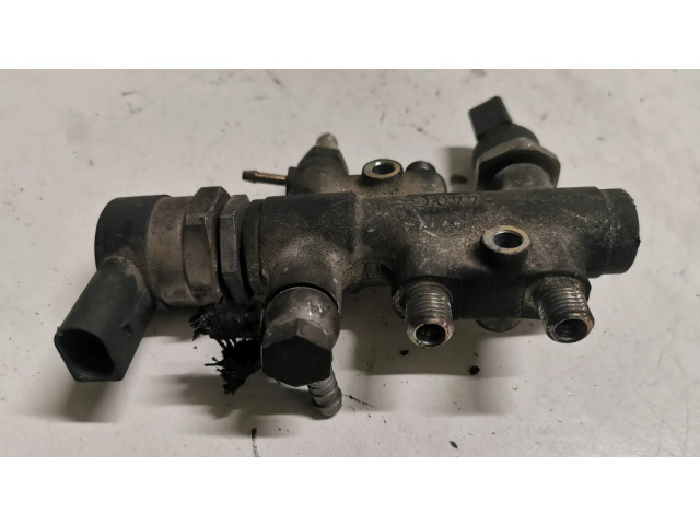 Vstřikovací lišta 057130763H   Audi A8 S8 D3 4E  pro naftový motor 4.0  