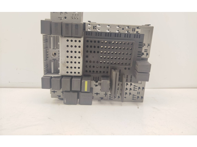 Блок предохранителей 8688383, 8645716   Volvo S80    