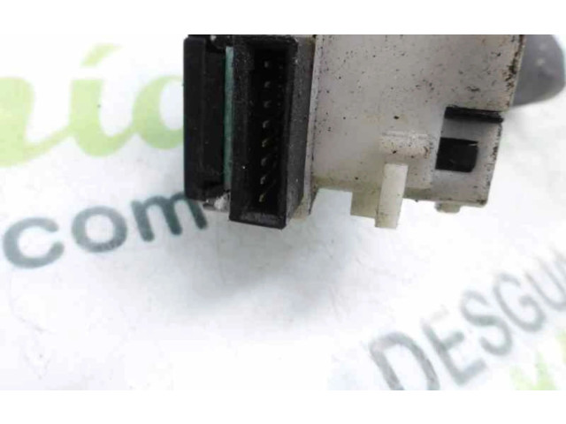 Ручка стеклоочистителей Nissan Tiida C11