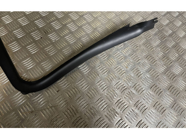 Передняя рамка дверного стекла 111823A1, 111824A1 Citroen DS7 Crossback