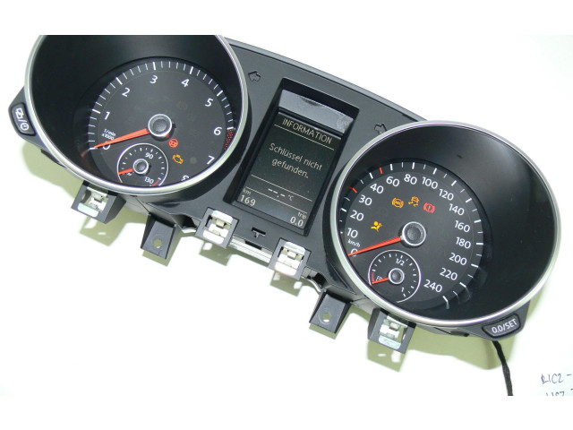 Панель приборов 5K7920871 Volkswagen Golf VI