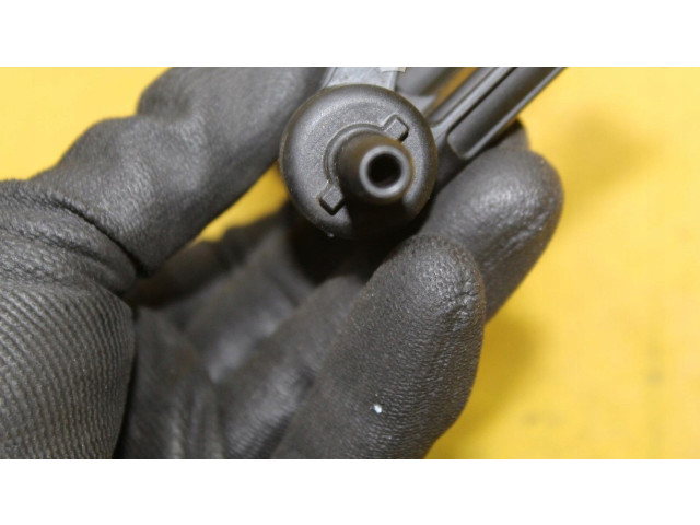 Vstřikovací lišta 06E133682C   Audi A8 S8 D4 4H     