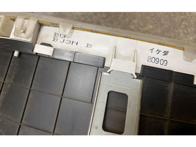 Pojistková skříňka Спидометр (приборный щиток) BJ3NB Mazda 323 F 1998