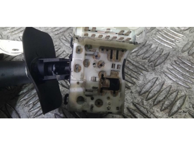 Ручка стеклоочистителей 7701051760 Renault Clio II