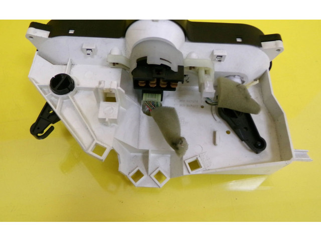 Блок управления климат-контролем MB947678   Mitsubishi Carisma
