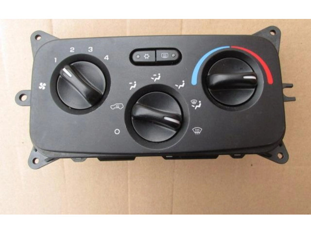 Блок управления климат-контролем P55037533   Jeep Cherokee III KJ