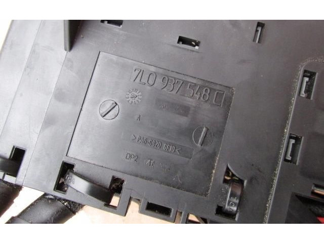 Pojistková skříňka Audi Q7 4L 2010