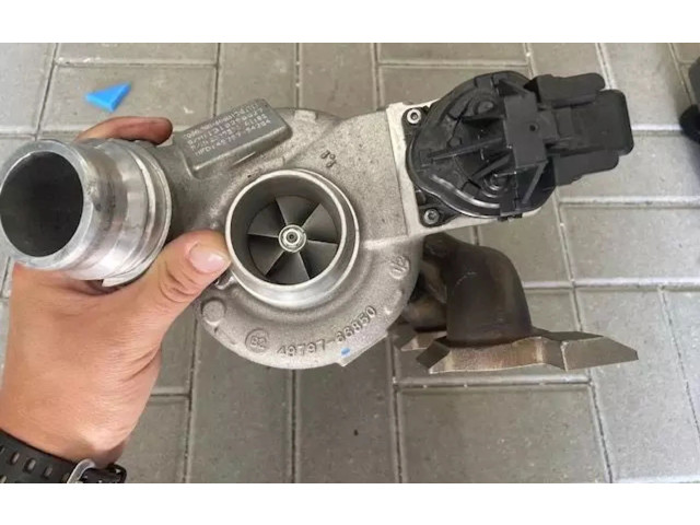 Turbodmychadlo Нагнетатель 2377573 BMW 5 G30 G31