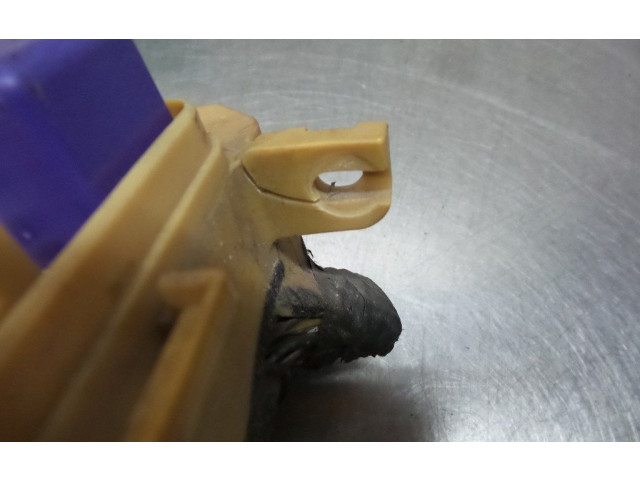   Pojistková skříňka    Toyota Starlet (P90)  1997