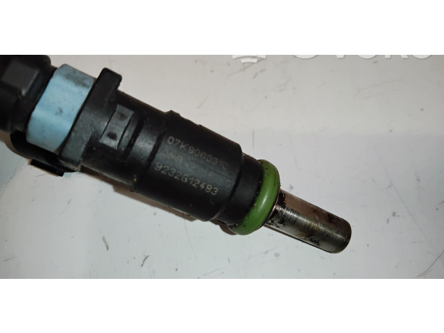 Форсунка 07K906031C, 9232G12483    Volkswagen Jetta V для бензинового двигателя  2.5