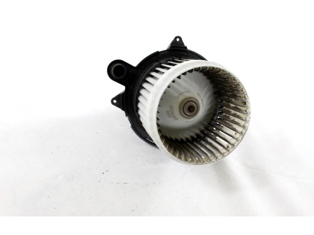 Вентилятор печки    272100975R   Dacia Sandero
