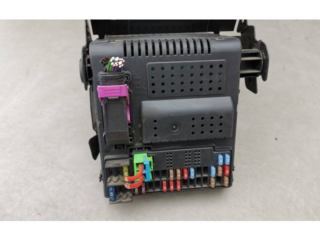 Блок предохранителей 30728542, 12243779 Volvo S60