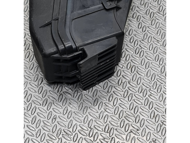   Pojistková skříňka 8266253030, 8500523030   Lexus  200-300 2003