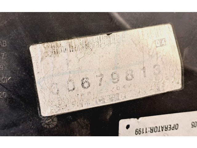 Блок предохранителей 8688040, 00679813 Volvo V70